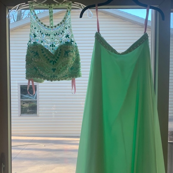 Prom dress - Picture 3 of 5